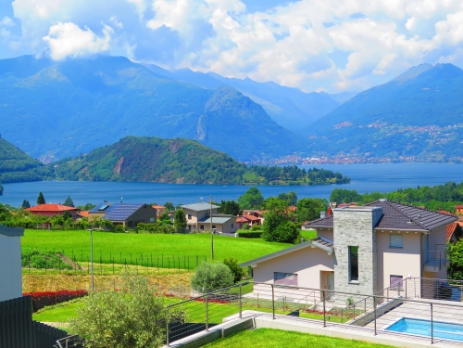 Appartamenti con piscina Colico